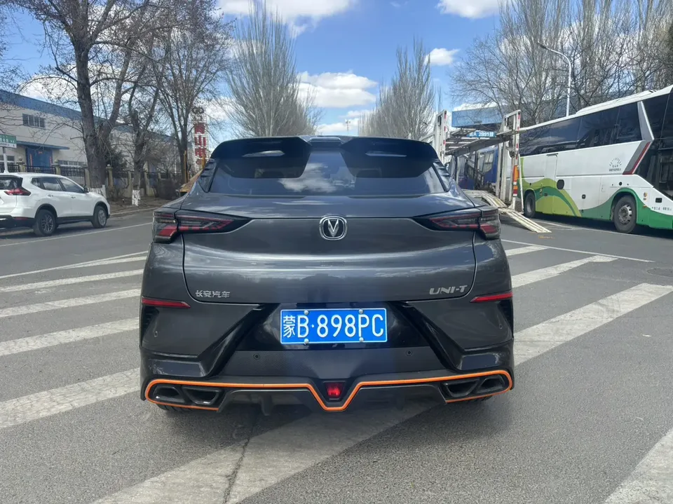 Changan UNI-T 1.5T Smart Pilot Edition 2022 — миниатюра 2