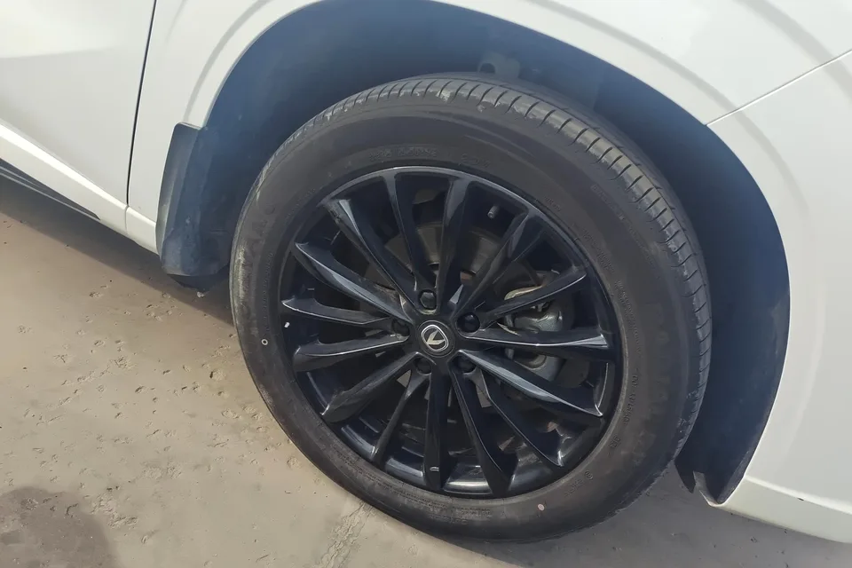 Changan UNI-Z PHEV Blue Whale iDD 125KM Leading Edition 2024 — миниатюра 4