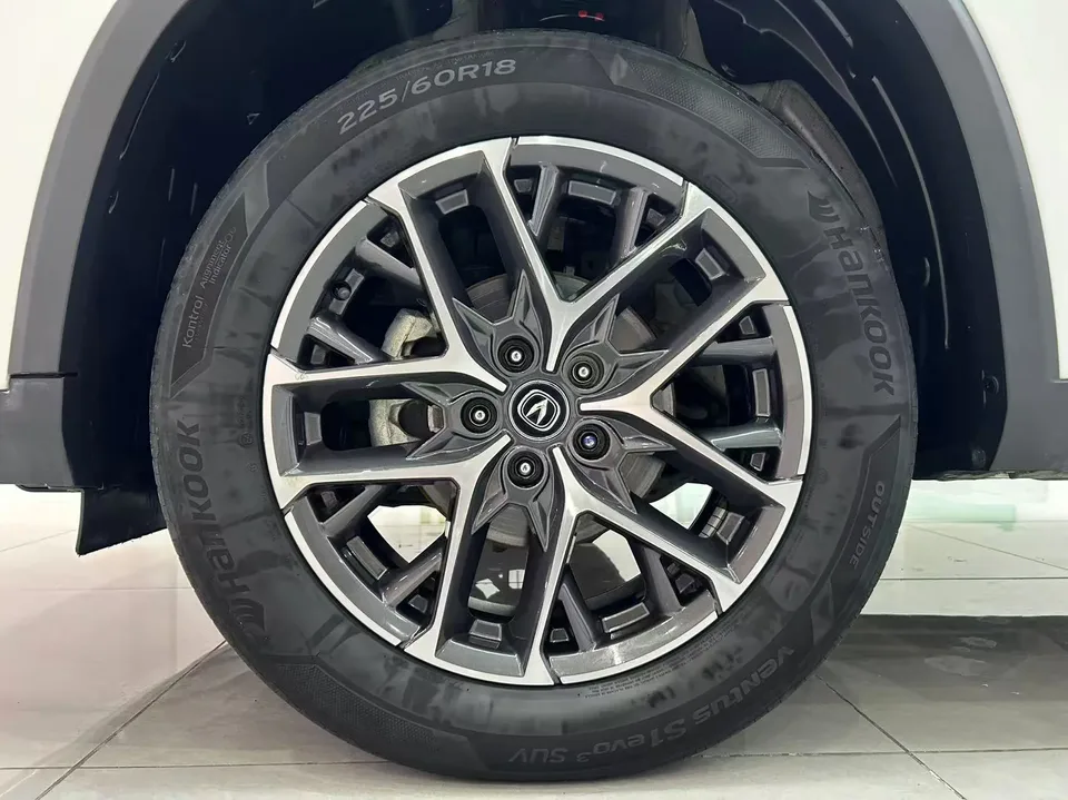 Changan CS75PLUS second generation 1.5T automatic exclusive model 2022 — миниатюра 3