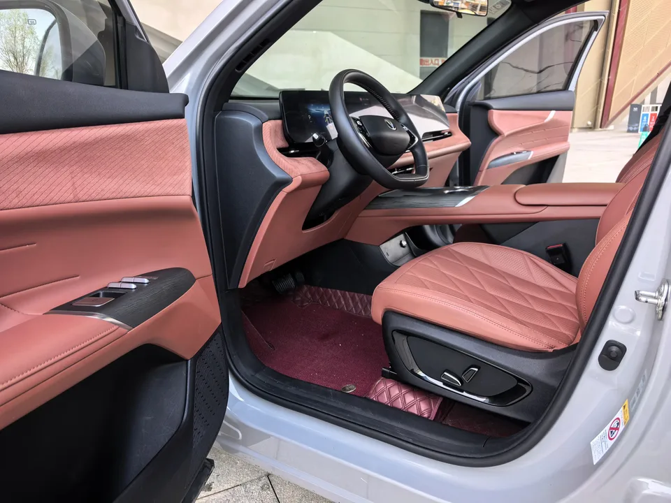 Changan CS75PLUS Changan CS75 PLUS 2025 Fourth Generation Ultra 2.0T New Blue Whale Smart Intelligent Engine 2025 — миниатюра 4