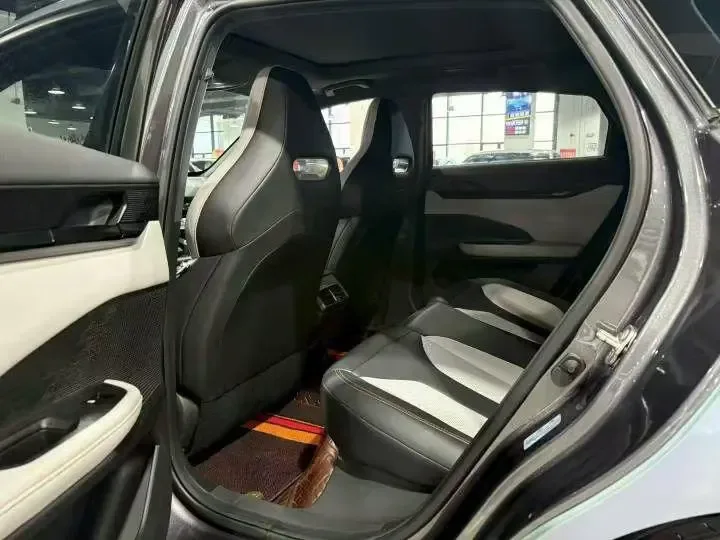 Changan UNI-V Blue Whale iDD 136km Smart Cool Edition 2024 — миниатюра 3