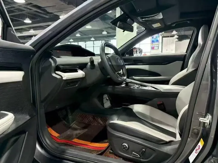 Changan UNI-V Blue Whale iDD 136km Smart Cool Edition 2024 — миниатюра 5