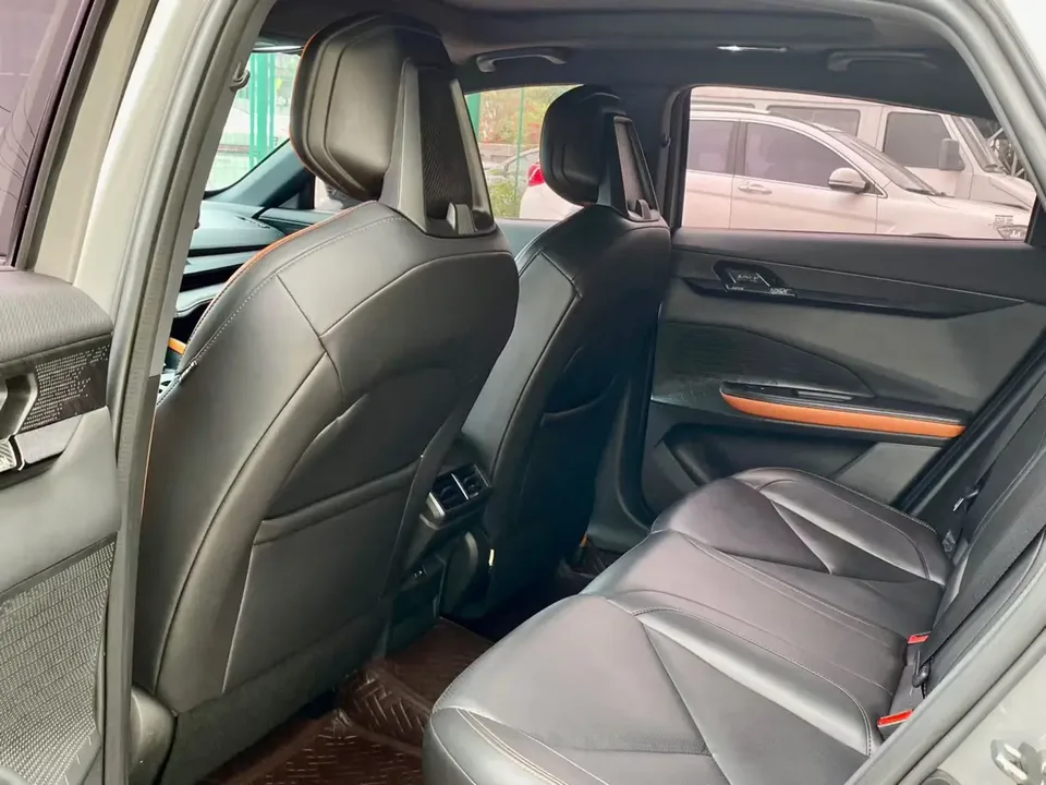 Changan UNI-V 1.5T Smart Pilot Edition 2022 — миниатюра 3