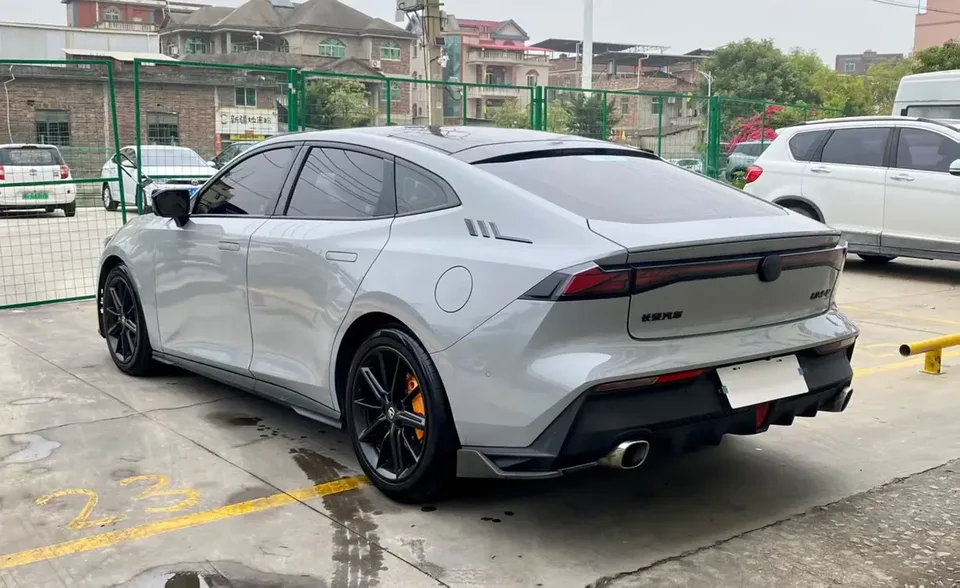 Changan UNI-V 1.5T Smart Pilot Edition 2022 — миниатюра 4