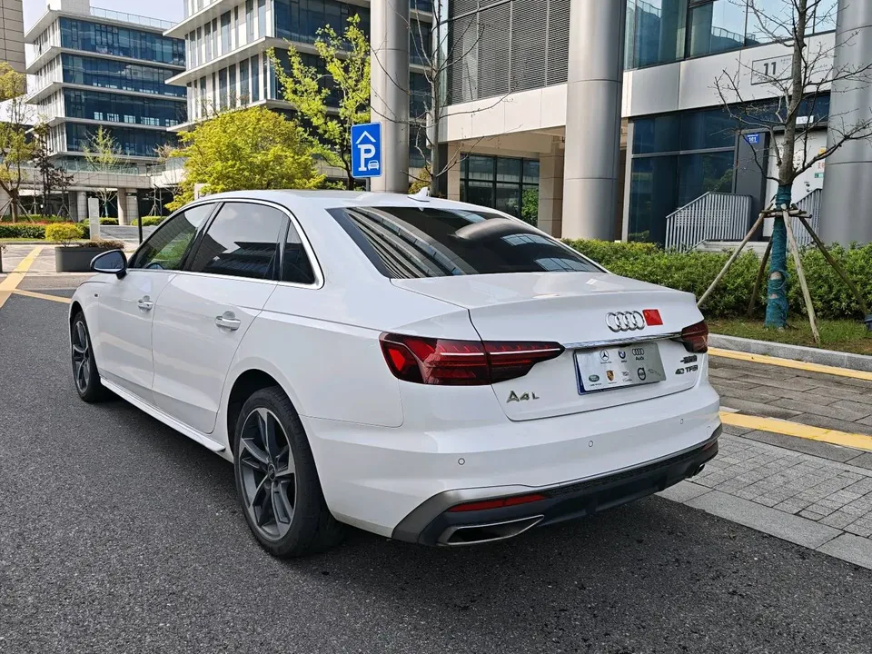 Audi a4 l A4L 2022 Audi A4L 2022 40 TFSI luxury and dynamic model 2022 — thumbnail 2