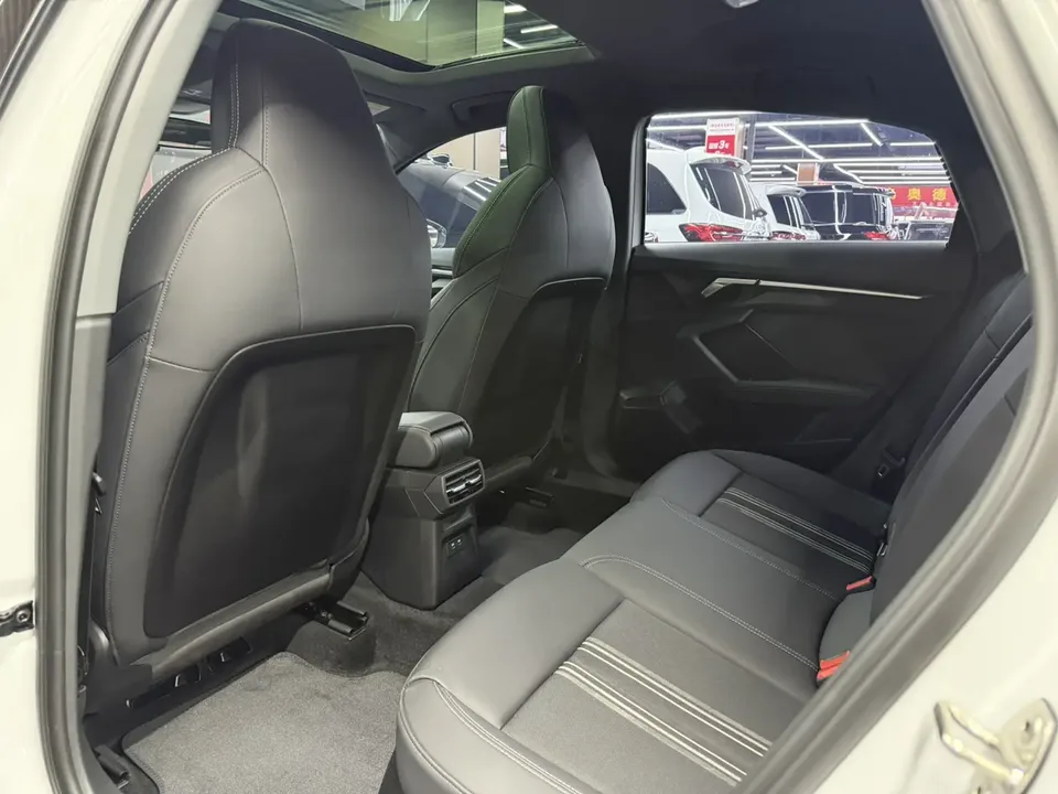 Audi A3 facelift A3L Limousine 35 TFSI stylish and sporty 2023 — миниатюра 3