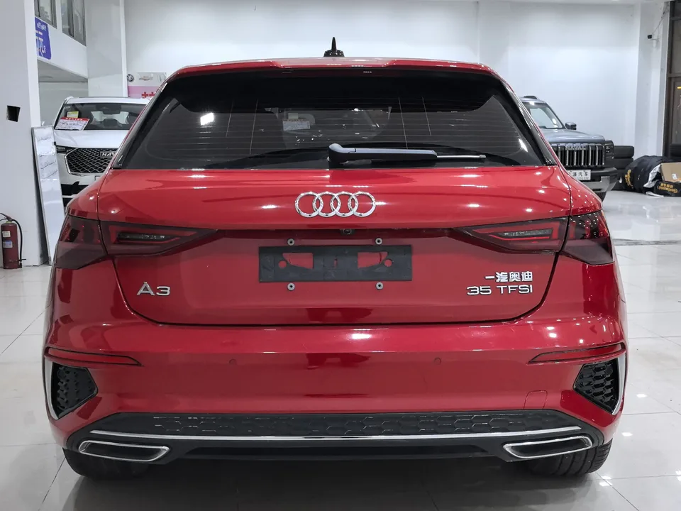 Audi A3 Sportback 35 TFSI stylish and sporty 2022 — миниатюра 2
