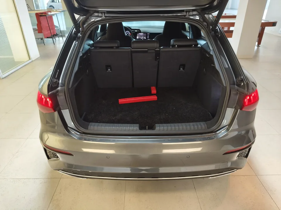 Audi A3 Audi A3 2024 Sportback 35 TFSI stylish and sporty 2024 — миниатюра 3