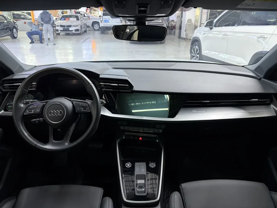 Audi A3 Audi A3 2021 Sportback 35 TFSI Stylish and sporty 2022 — миниатюра 4