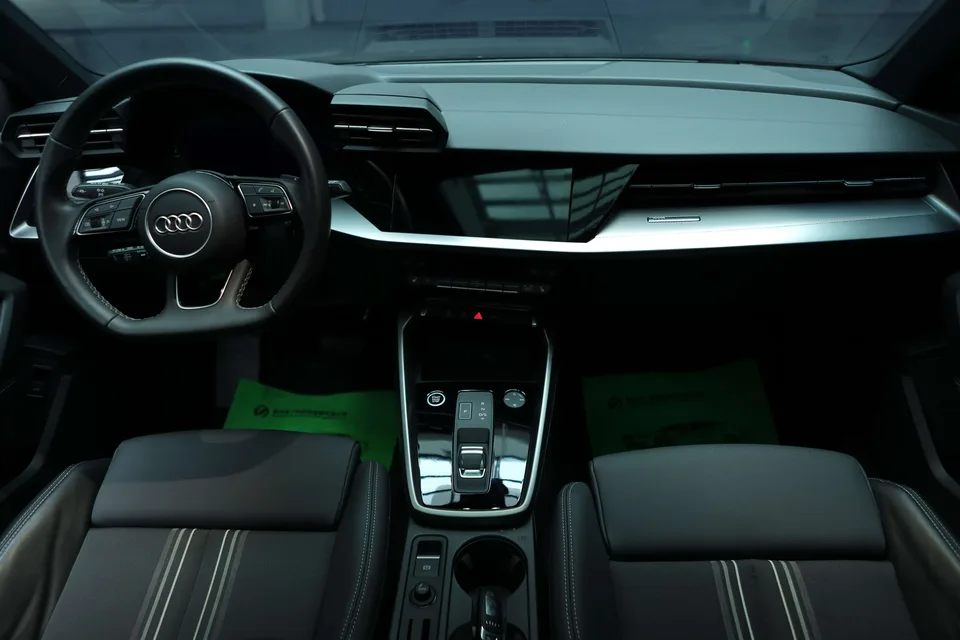 Audi A3 facelift Sportback 35 TFSI stylish and sporty 2023 — фото 1, купить с доставкой в Москву