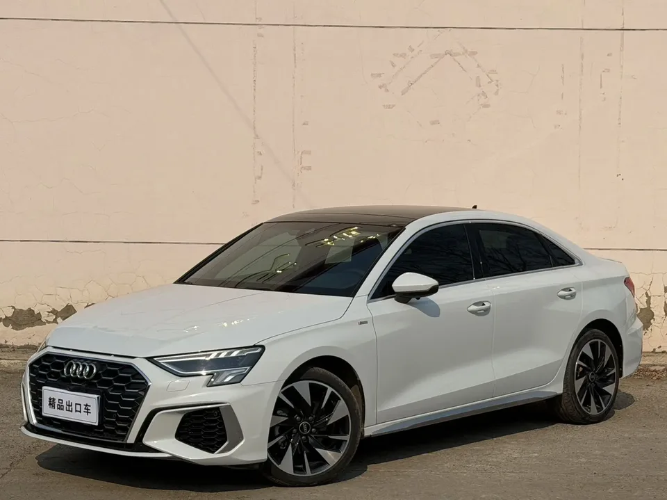 Audi A3 A3L Limousine 35 TFSI Fashion Sports 2022 — фото 1, купить с доставкой в Москву