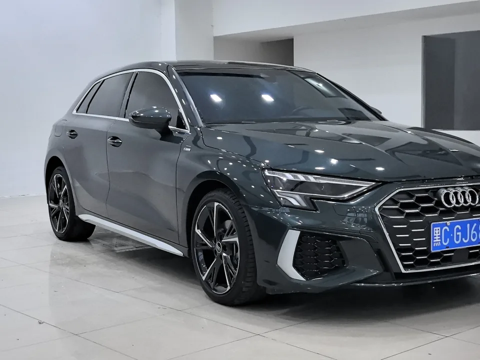 Audi A3 Sportback 35 TFSI stylish and sporty 2023 — миниатюра 3