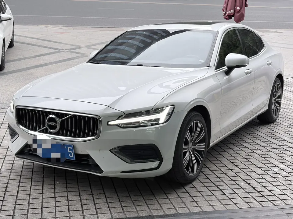 Volvo S60 2022