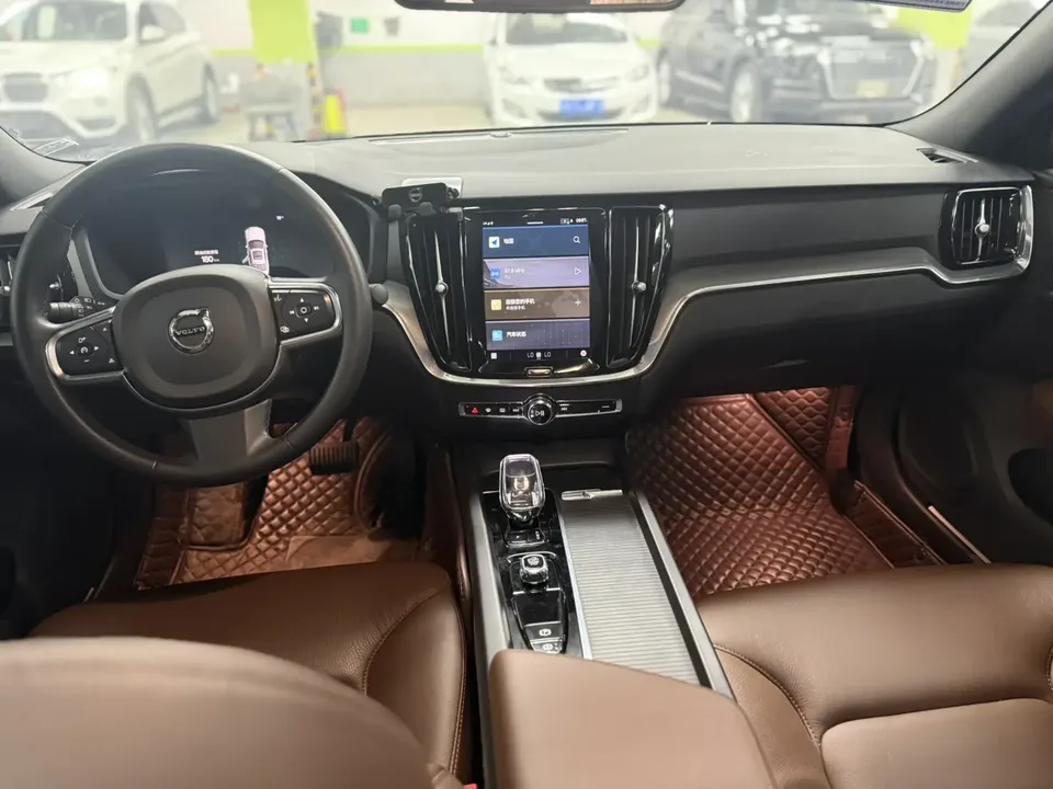 Volvo S60 Volvo S60 2023 B4 Zhiyuan Luxury Edition 2022 — миниатюра 5