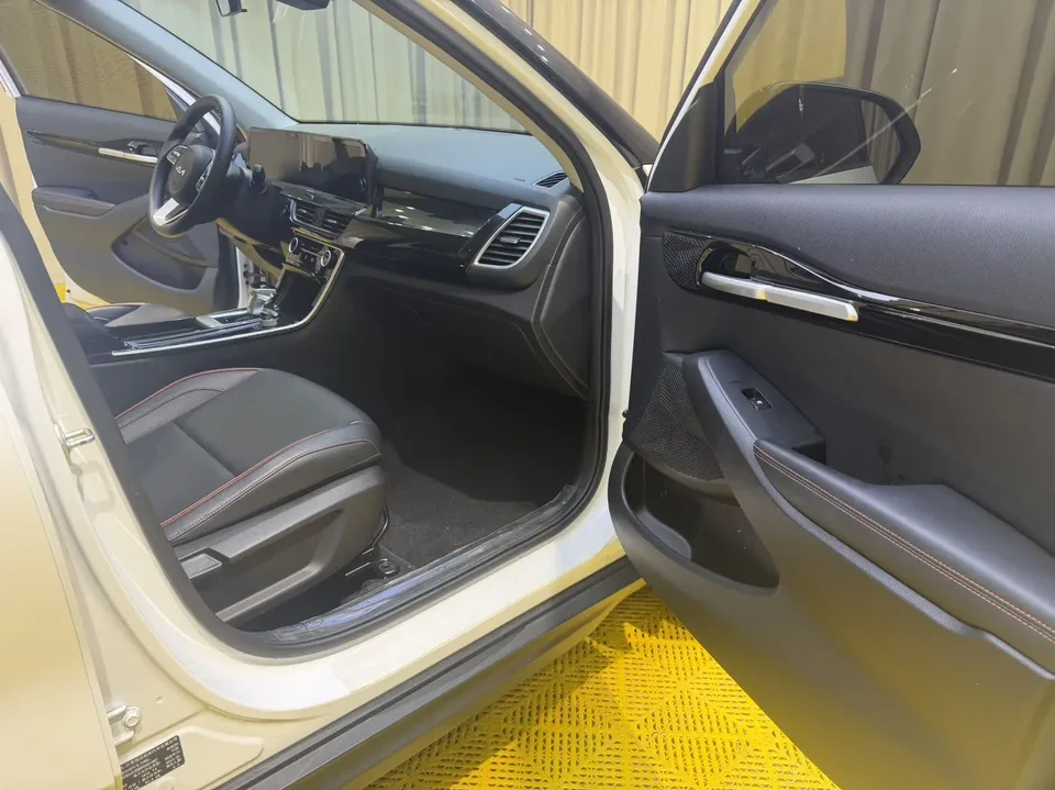 Kia Seltos CYLTUS 1.5L IVT Luxury Edition 2023 — миниатюра 5