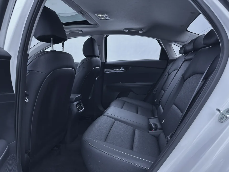 Kia K3 facelift 1.5L CVT fashion version 2023 — миниатюра 4