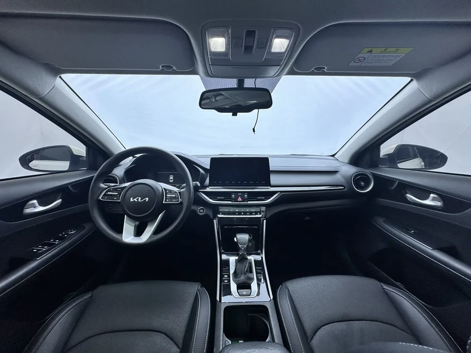Kia K3 facelift 1.5L CVT fashion version 2023 — миниатюра 3