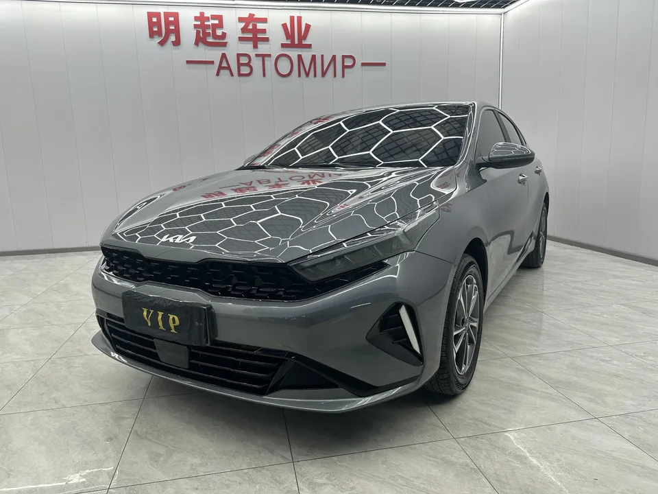 Kia K3 1.5L IVT Deluxe Edition 2023 — фото 1, купить с доставкой в Москву