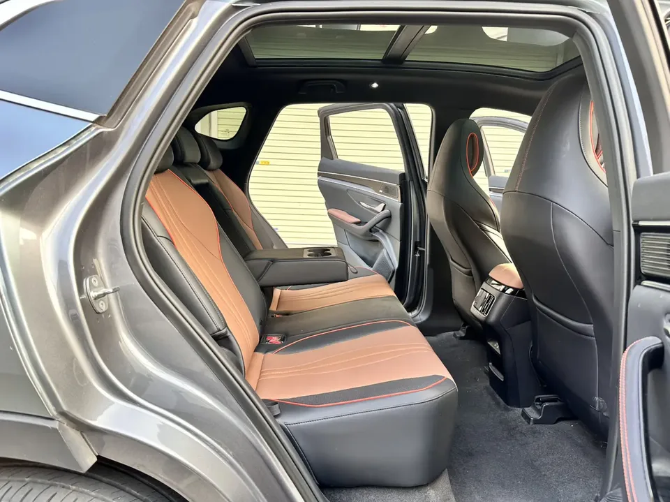 BYD Song PLUS DM DM-i 100KM 4WD flagship PLUS 2022 — миниатюра 5