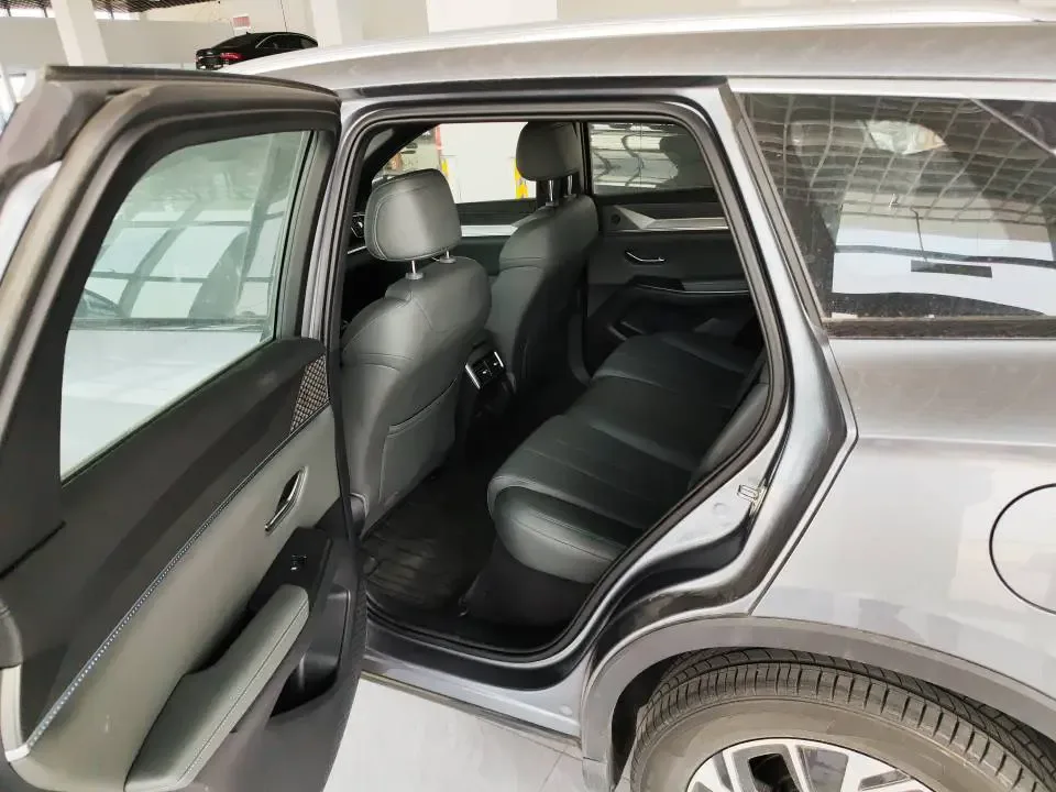 BYD Song Pro DM Second Generation Intelligent Driving Edition DM-i 115KM Beyond Edition 2025 — миниатюра 5