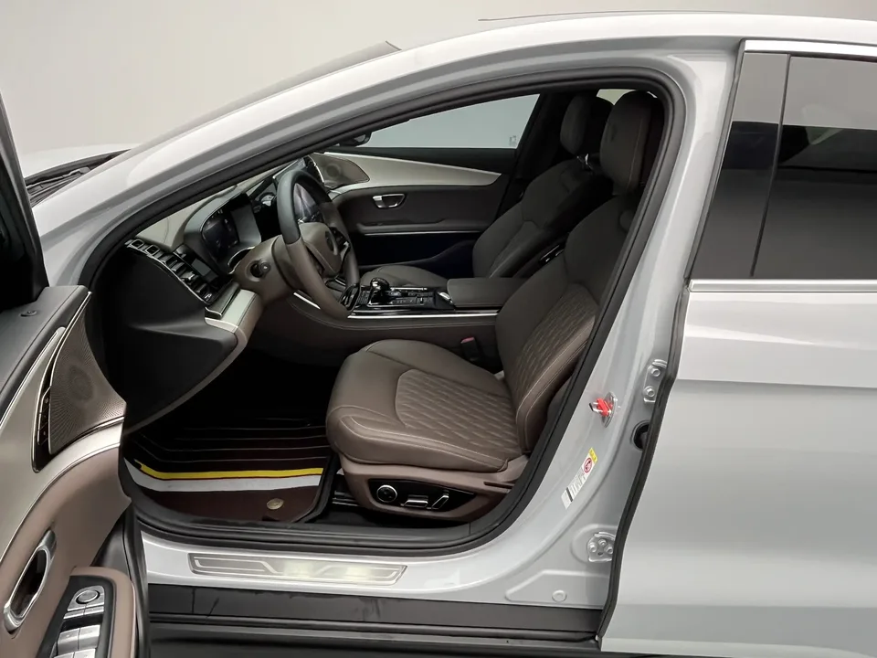 BYD Han DM Han DM 2025 DM-i 125KM Elite 2024 — миниатюра 4