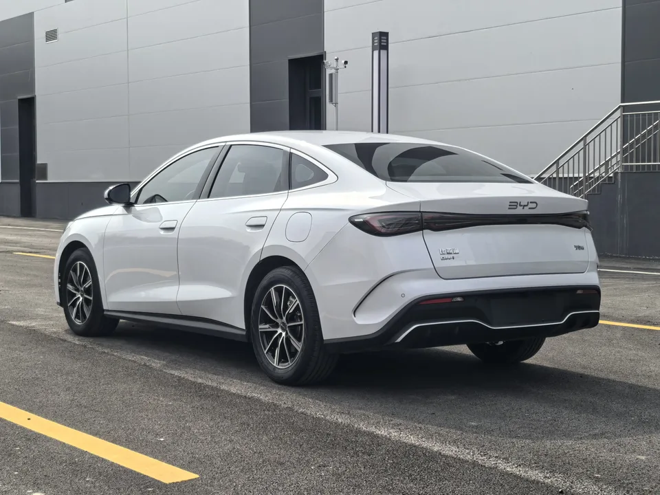 BYD Seal 06DM Seal 06DM 2024 DM-i 80KM Premium 2024 — thumbnail 2