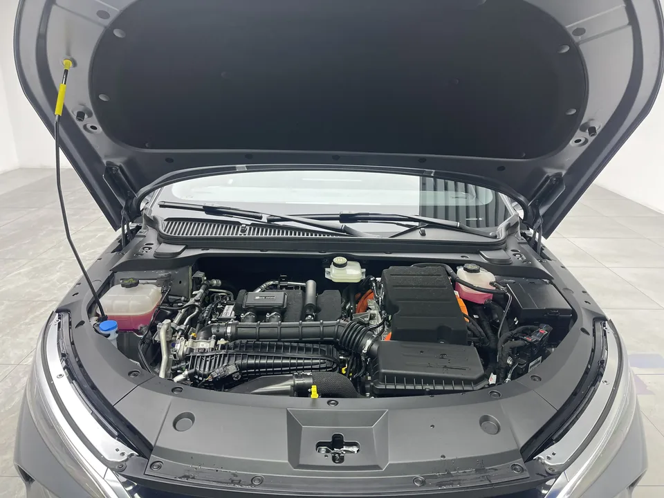 BYD Qin L DM Intelligent Driving Edition DM-i 120KM Beyond Edition 2025 — миниатюра 3