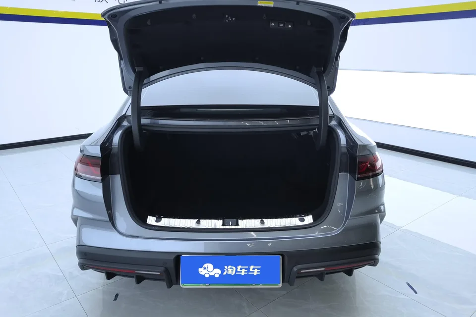 BYD Qin L DM 2024