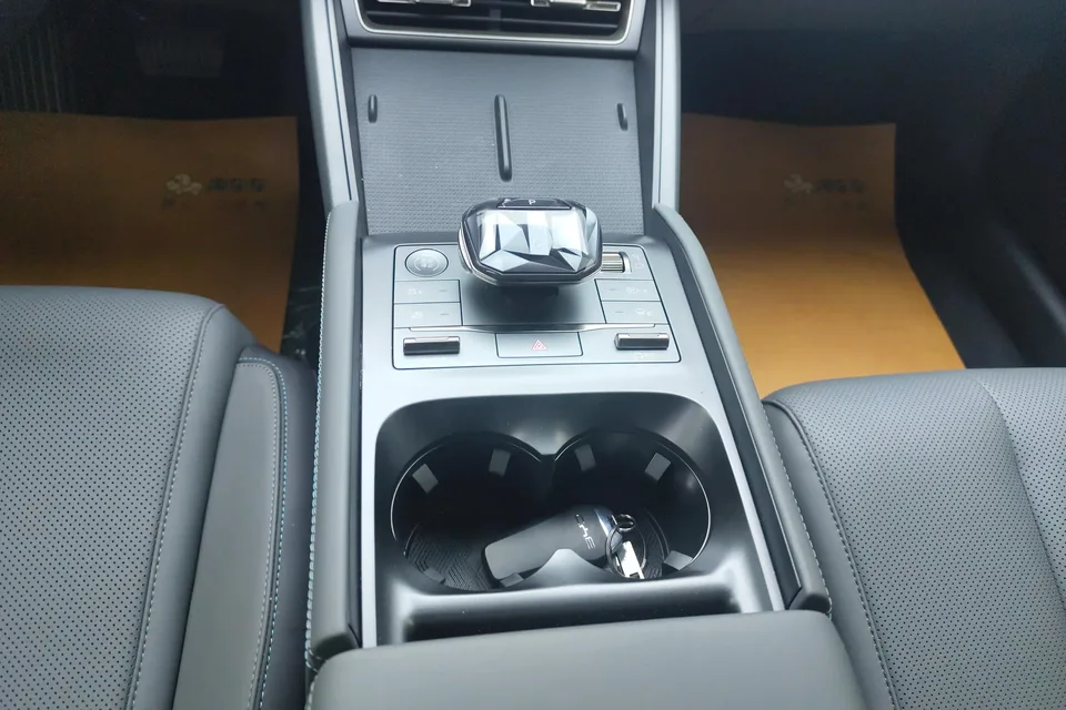 BYD Qin L DM Qin L DM 2024 DM-i 80KM Leading Type 2025 — thumbnail 3