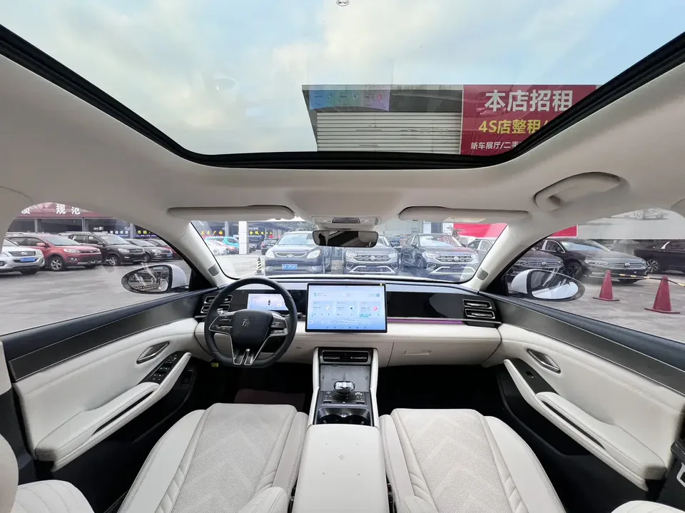 BYD Qin L DM DM-i 120KM Excellence Edition 2024 — миниатюра 3
