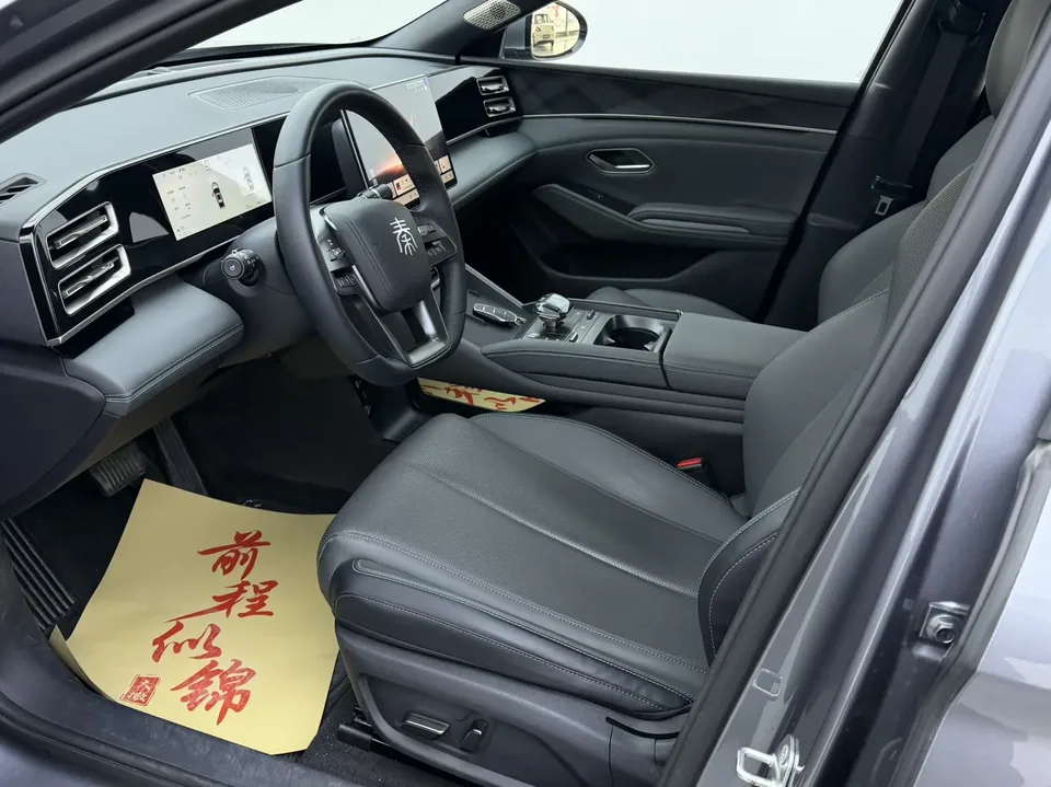 BYD Qin L DM Intelligent Driving Edition DM-i 120KM Beyond Edition 2025 — миниатюра 5