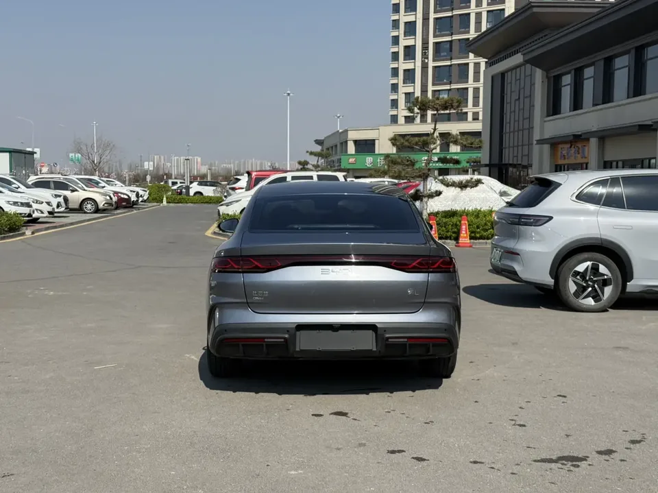 BYD Qin L DM DM-i 80KM Beyond Edition 2025 — миниатюра 2