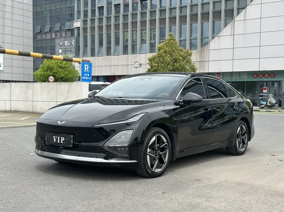 Wuling Starlight EV 2025