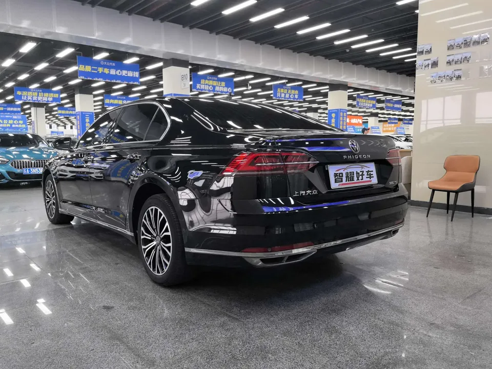 Volkswagen Hui Ang Hui Ang 2021 380TSI Deluxe 2022 — thumbnail 2