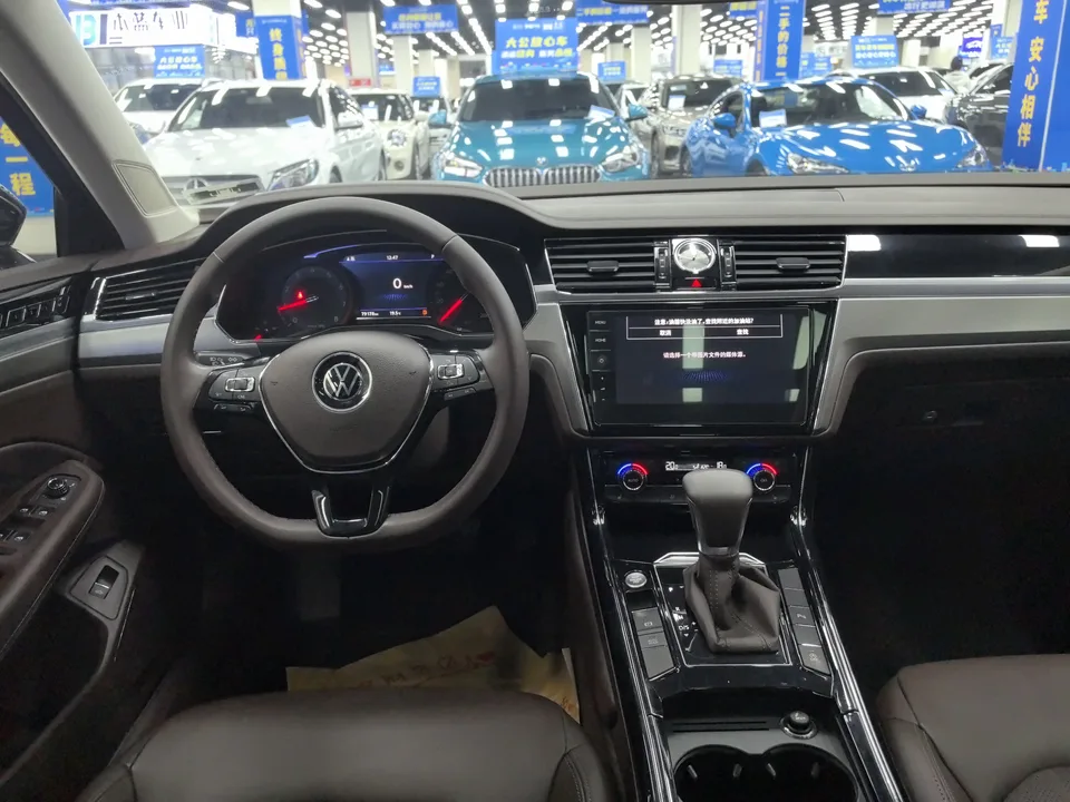 Volkswagen Hui Ang Hui Ang 2021 380TSI Deluxe 2022 — thumbnail 4