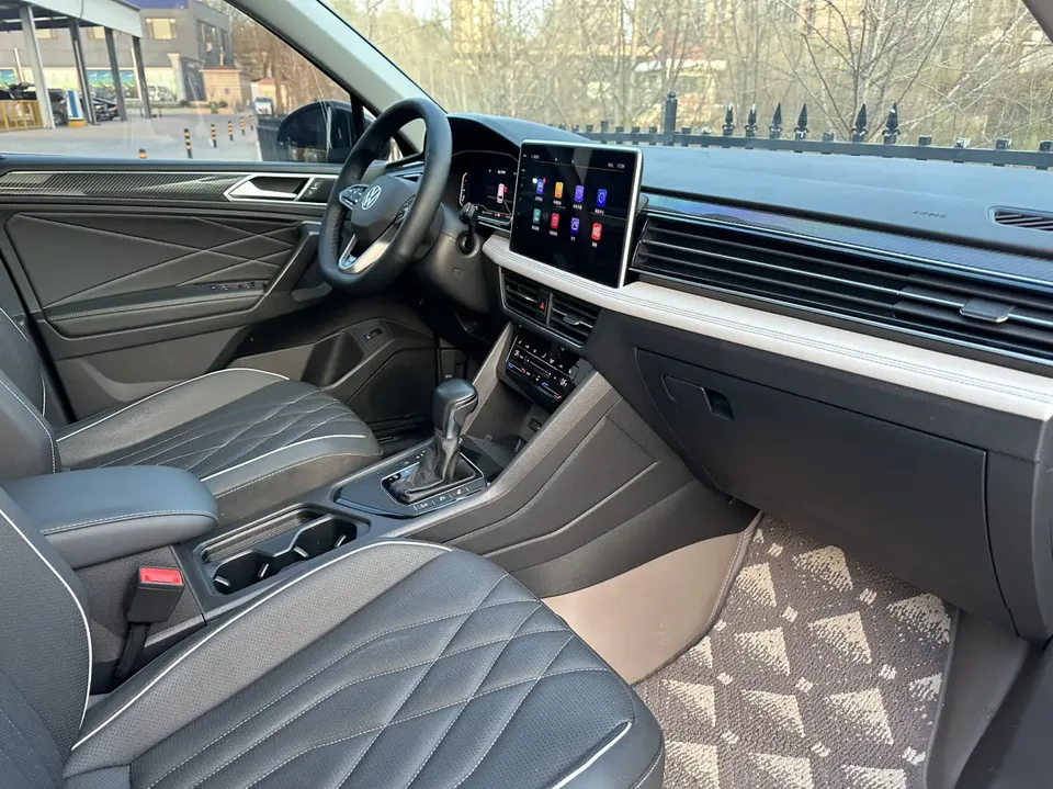 Volkswagen Tiguan L Tiguan L 2022 330TSI Automatic 2WD R-Line Flagship Edition 2022 — миниатюра 3