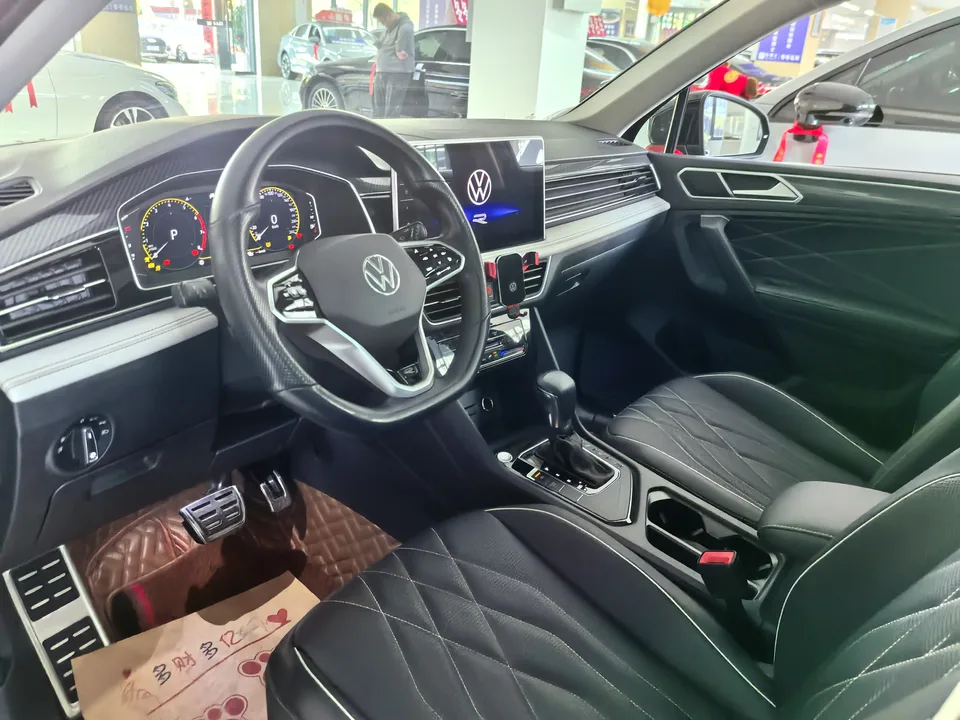 Volkswagen Tiguan L Tiguan L 2022 330TSI Automatic 2WD R-Line Enjoy Edition 2022 — миниатюра 5