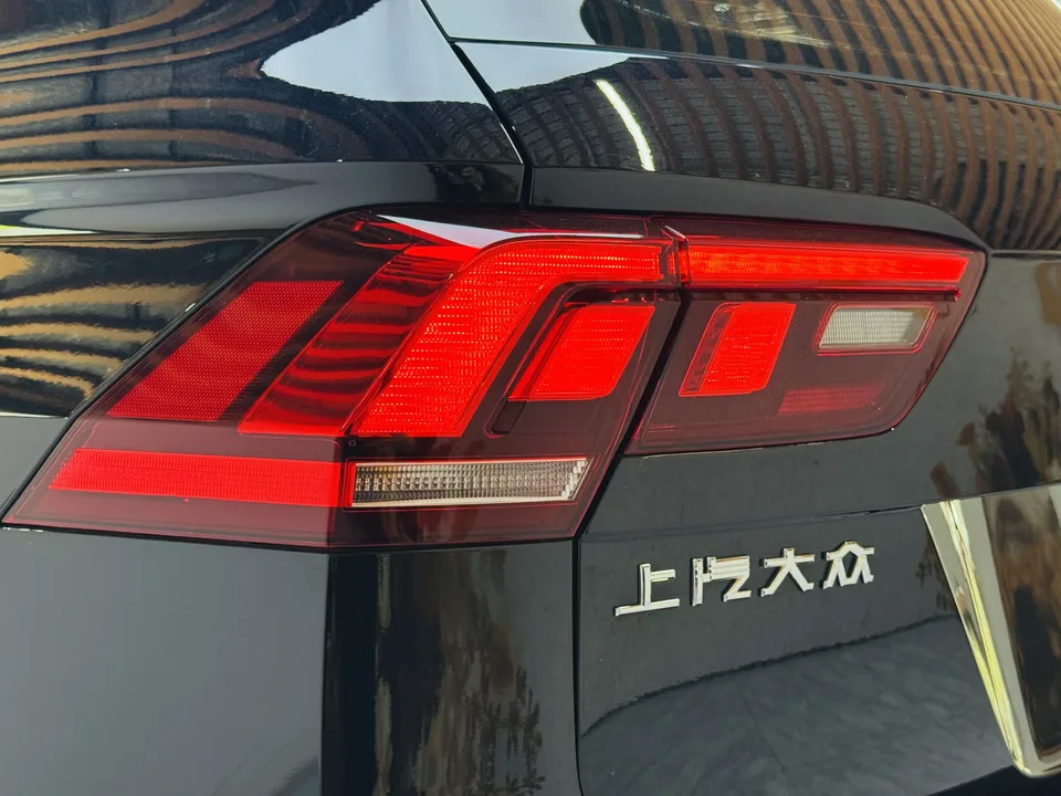 Volkswagen Tiguan L Tiguan L 2025 Outstanding 330TSI 2WD R-Line Dragon Glory Edition 2026 — thumbnail 3