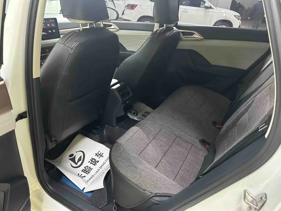 Volkswagen Tharu 300TSI 2WD Moon Edition 2023 — миниатюра 3