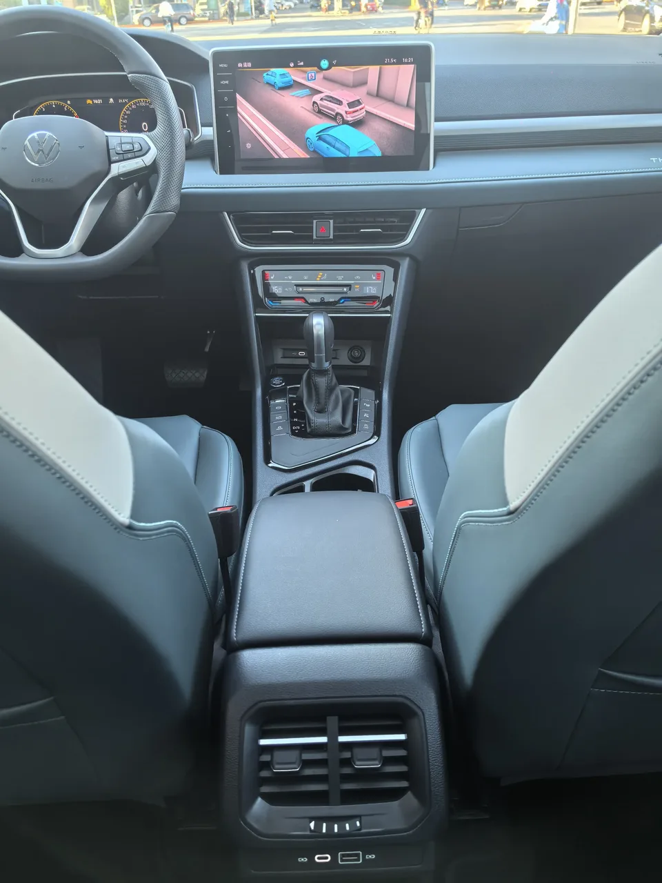 Volkswagen Tharu 300TSI 2WD Moon Edition 2024 — миниатюра 3