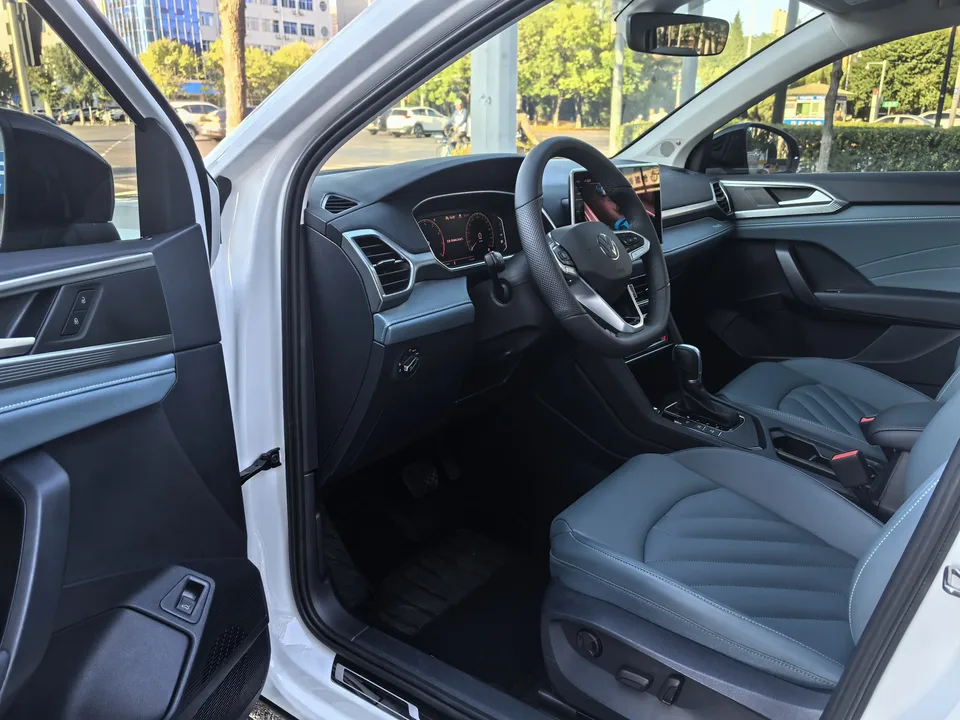 Volkswagen Tharu 300TSI 2WD Moon Edition 2024 — миниатюра 5