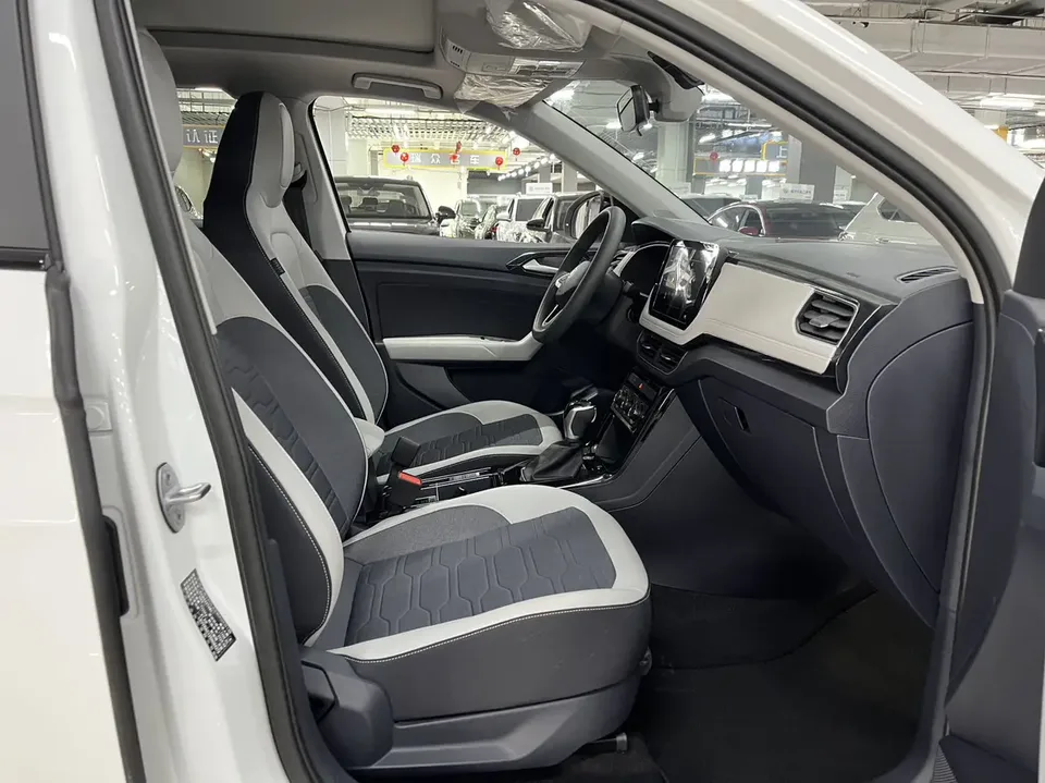 Volkswagen Tharu tuyue 2025 New 1.5L Sharp Edition 2025 — миниатюра 4