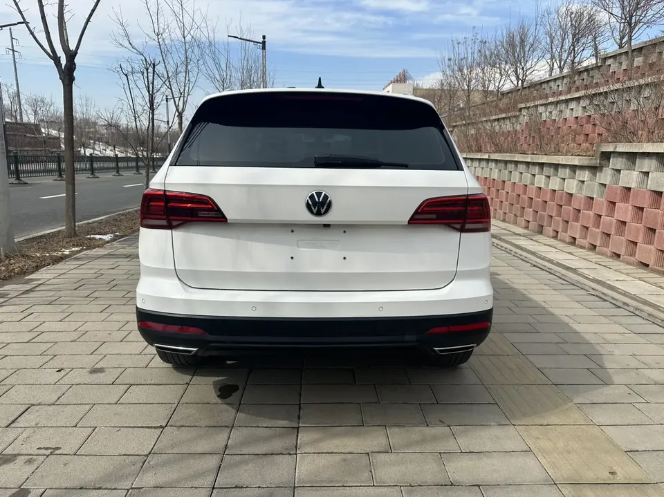 Volkswagen Tharu 280TSI 2WD Luxury Edition 2023 — миниатюра 5