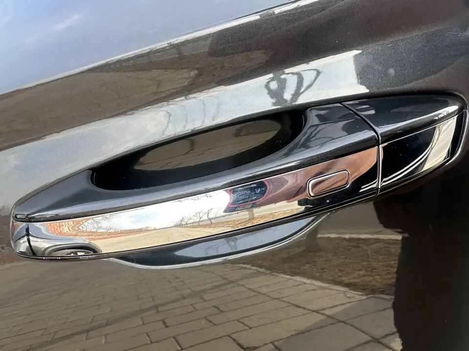 Volkswagen Tharu 280TSI 2WD Luxury Edition 2022 — миниатюра 3