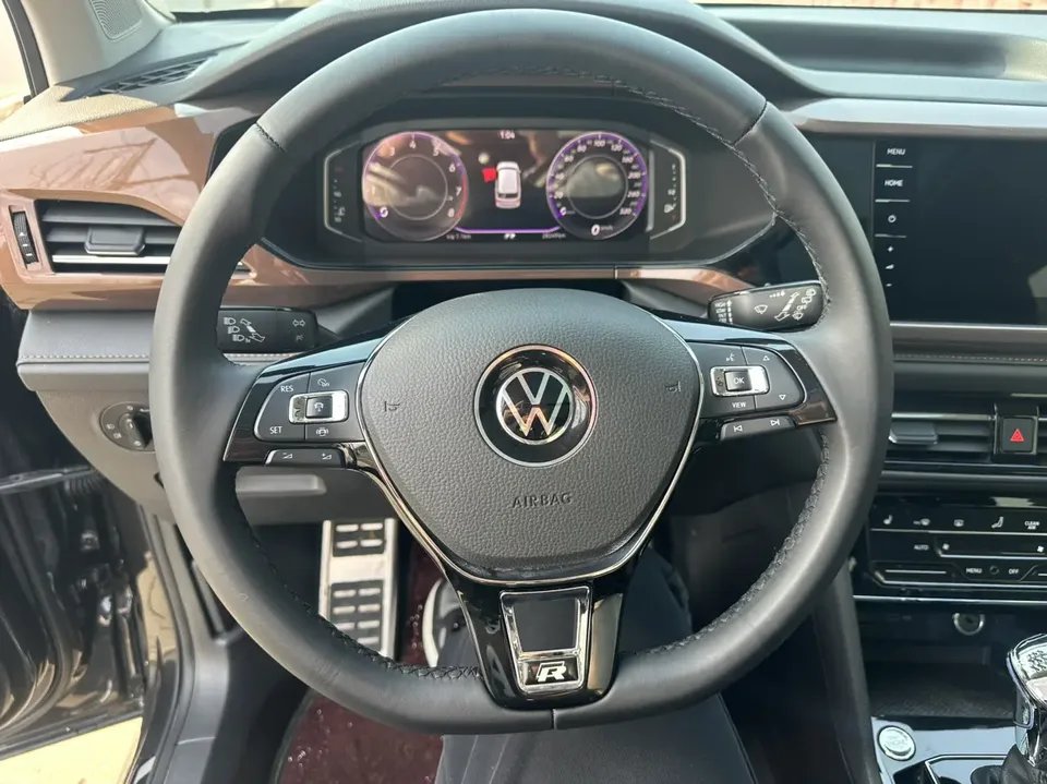 Volkswagen Tharu 280TSI 2WD Luxury Edition 2022 — миниатюра 4
