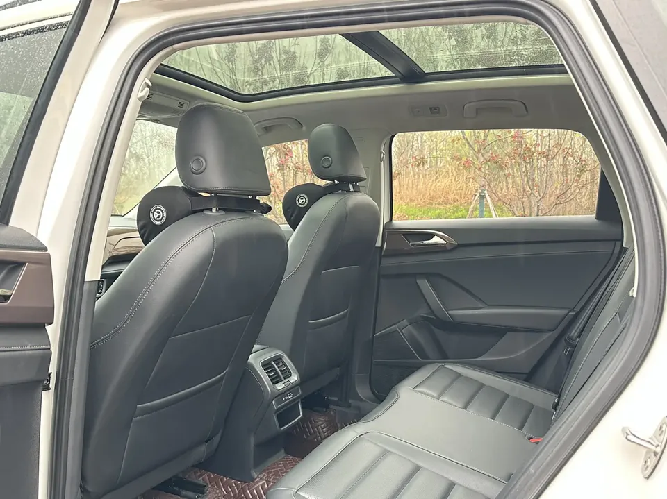Volkswagen Tharu 280TSI 2WD Luxury Edition 2022 — миниатюра 4