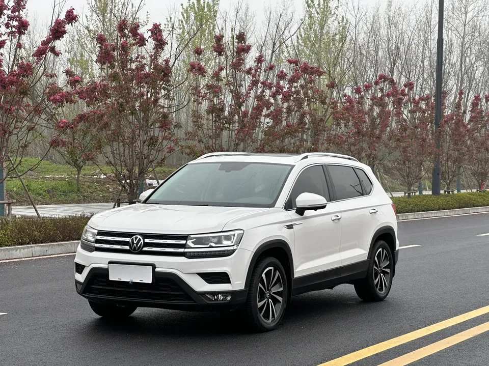 Volkswagen Tharu 280TSI 2WD Luxury Edition 2022 — фото 1, купить с доставкой в Москву