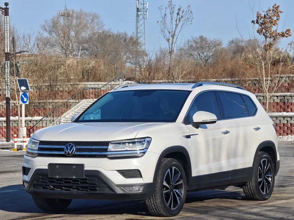Volkswagen Tharu 280TSI 2WD Luxury Edition 2022 — миниатюра 3