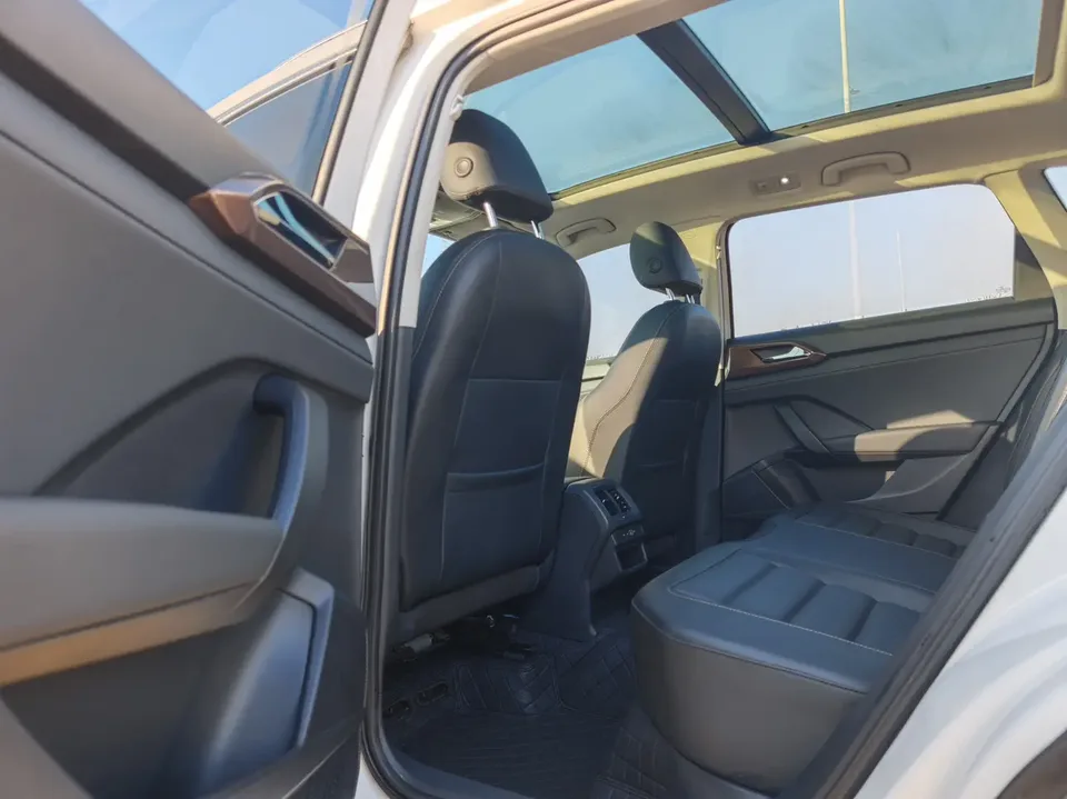 Volkswagen Tharu 280TSI 2WD Luxury Edition 2022 — миниатюра 5