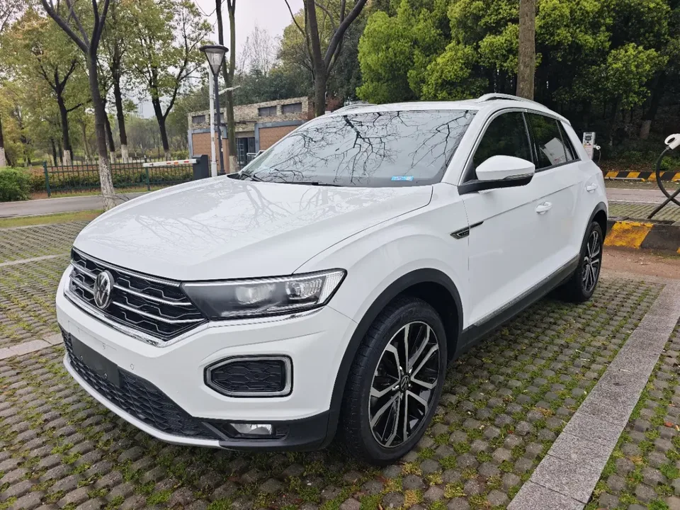 Volkswagen T-Roc Tange 280TSI DSG two-wheel drive comfort PLUS 2022 — фото 1, купить с доставкой в Москву
